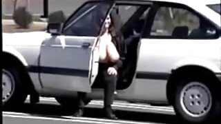 شیطان دختر ژاپنی مونیکا در جوراب ساق بلند سیاه و سفید می شود سکس زن فامیل بیدمشک او ایرانی